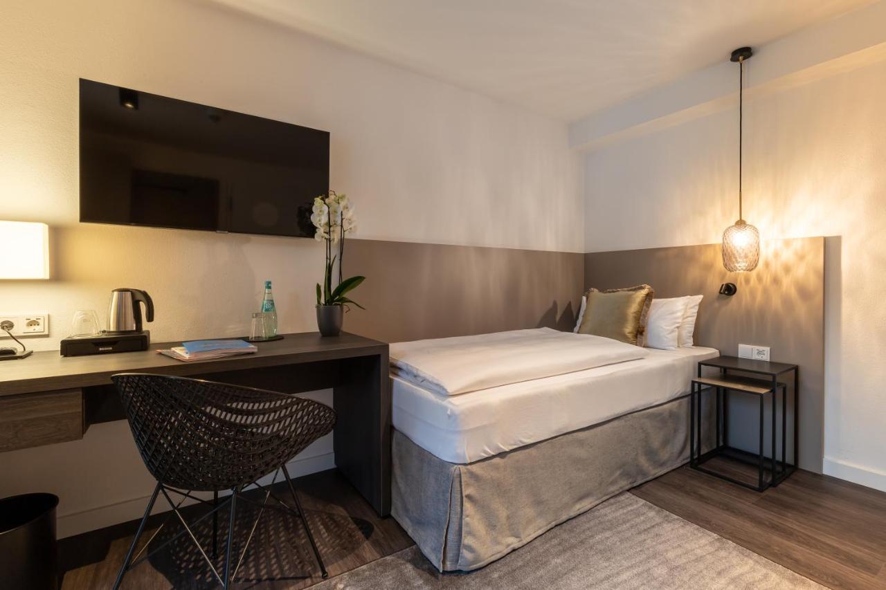 Hotel Weisses Ross Кульмбах Экстерьер фото